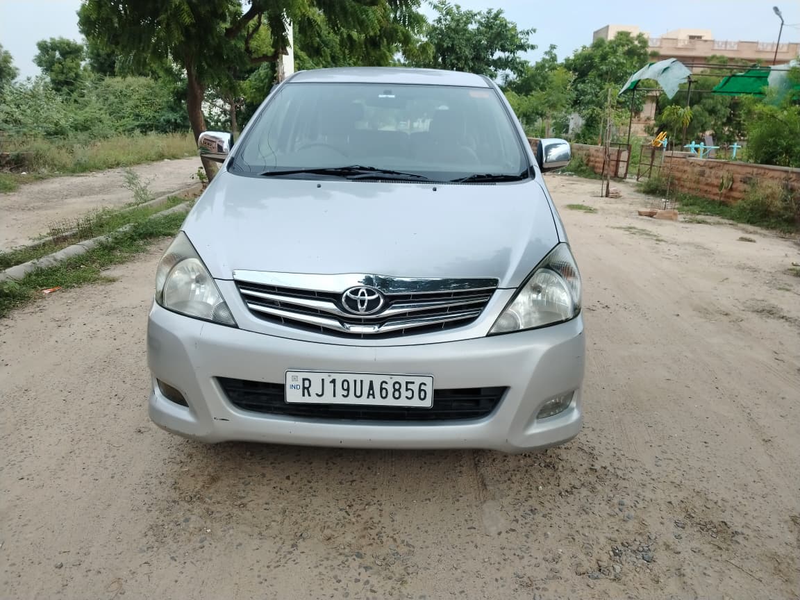 Toyota Innova(2009-2012) 2.5 V 7 Str